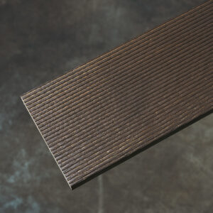 Terrassendielen aus Eiche geflammt/geriffelt