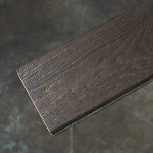 Wandverkleidung aus Eiche geflammt/gebürstet